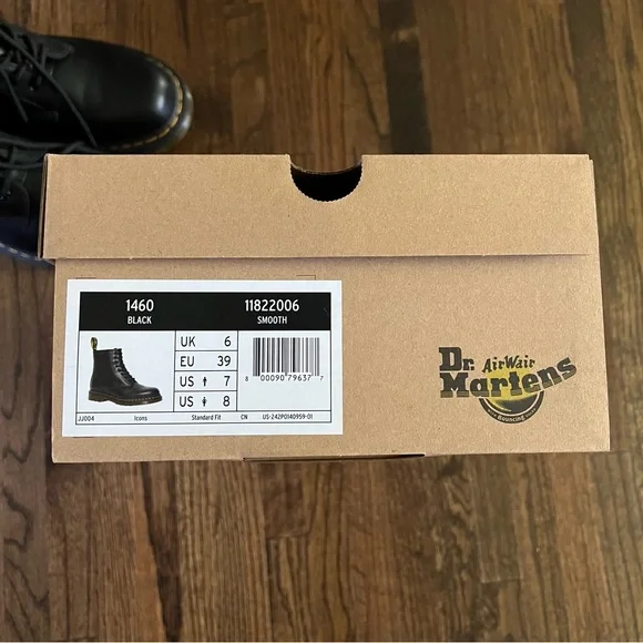 Dr. Martens 1460 Black Smooth Leather Combat Boot - Size Women’s 8, Men’s 7 - Picture 7 of 16